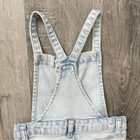 Cat & Jack Girl’s Light Wash Distressed Button Front Bib Denim Overalls XS 4/5 - Picture 10 of 14